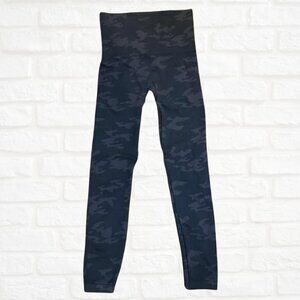 Spanx Look At Me Now Seamless Leggings Black Camo Compression Fit Medium Bodycon